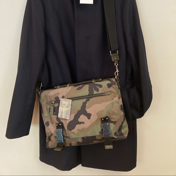 Valentino Garavani Camouflage Messenger Bag NWT - Picture 5 of 16